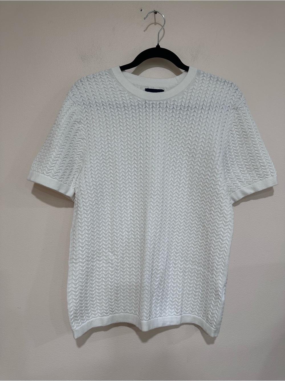 Men's Abercrombie and Fitch White Textured Knit Short-Sleeve Shirt. Size small